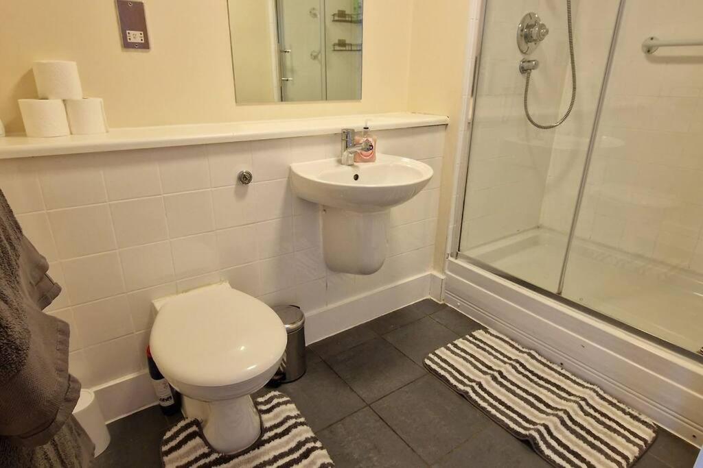 2 Bedroom Apartment Central Birmingham City Centre ภายนอก รูปภาพ