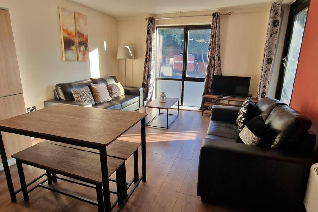 2 Bedroom Apartment Central Birmingham City Centre ภายนอก รูปภาพ